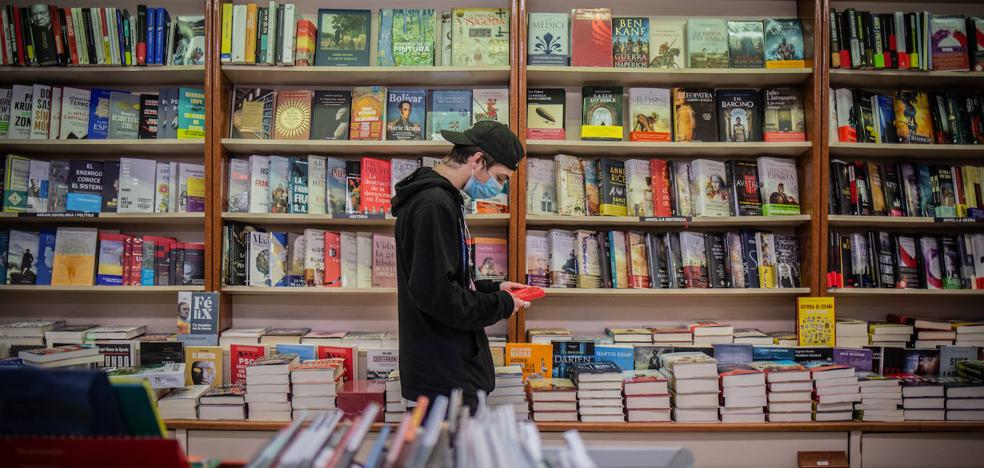 «Si se salvan las librerías nos salvamos todos», coinciden autores y editores