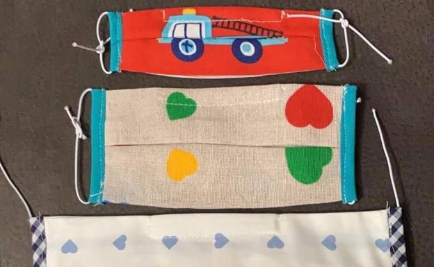 Madres de Casalarreina fabrican mascarillas para los niños del municipio