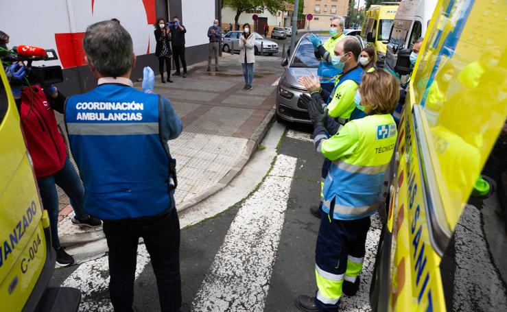 Los aplausos de los sanitarios a la prensa