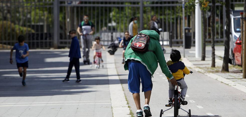 El Gobierno sopesa diferentes franjas horarias para niños, mayores y deportistas tras las quejas de las comunidades