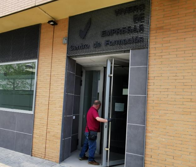 Pymes, comercios y hostelería recibirán 500 euros a fondo perdido y las familias, 300