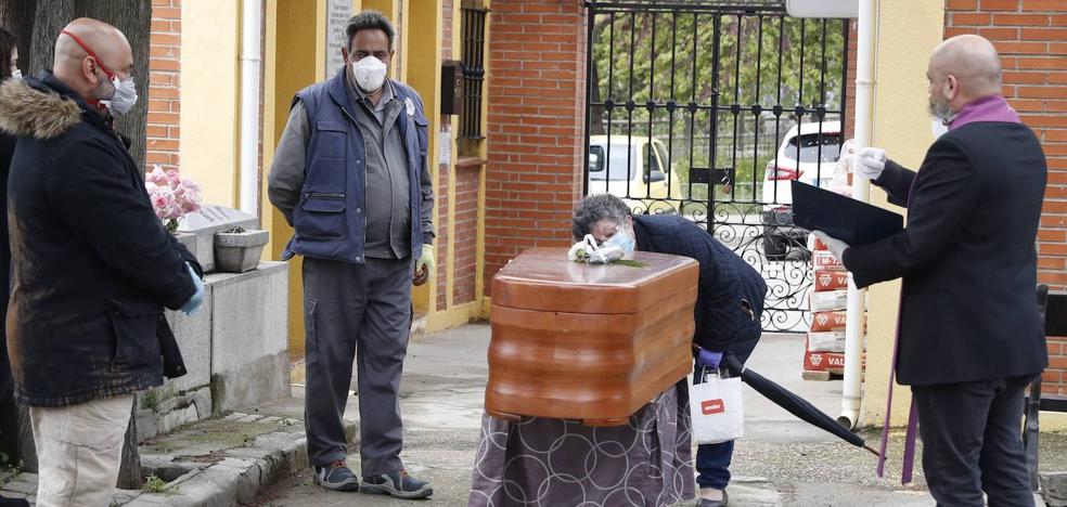 Velatorios con hasta 15 personas a partir de la próxima semana