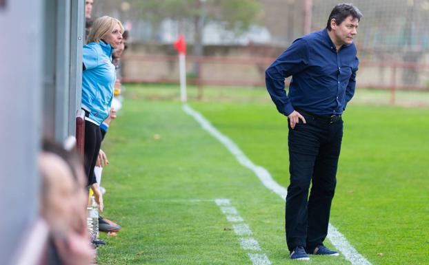 El Arnedo renueva a Elías Tomé y Edu Hache entrenará al River Ebro