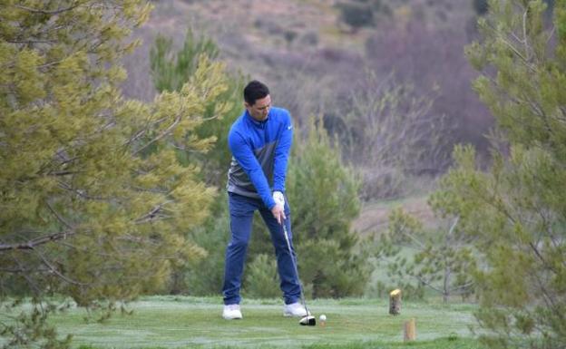El campo de golf, las pistas de tenis y los frontones abiertos de Las Norias abrirán en la fase 1