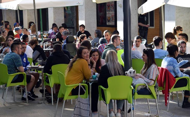 Los logroñeses llenan las terrazas en la primera tarde de la fase 1