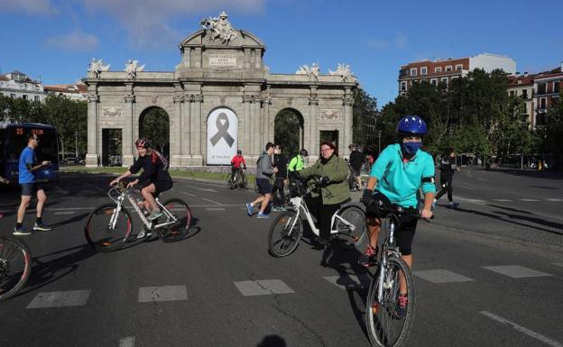 Sanidad comunica a Madrid que todavía no ve claro su paso a la fase 1