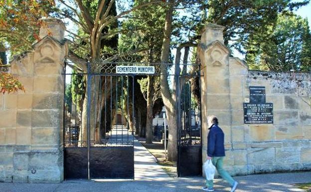El cementerio de Haro abre sus puertas durante el fin de semana