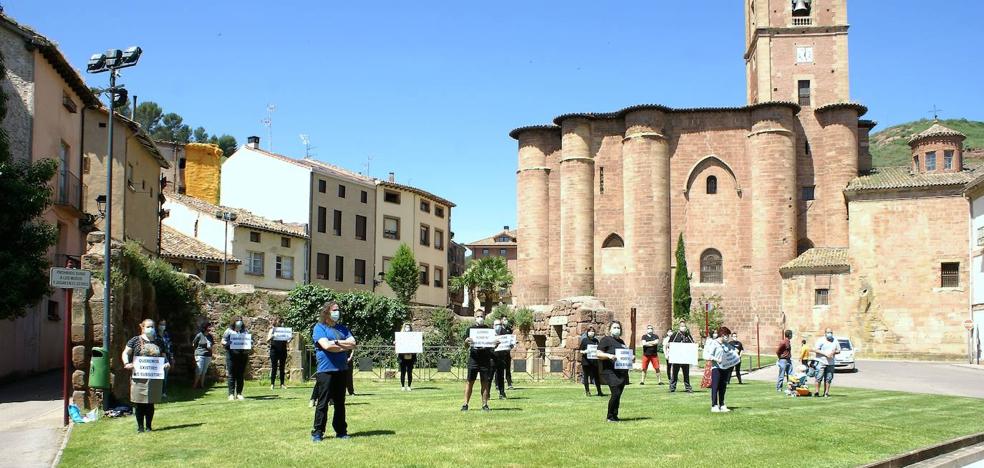 Una treintena de hosteleros se concentra en Nájera para pedir más ayudas municipales