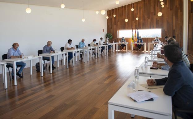 La Rioja despliega 12 comités de cuidados para la desescalada rural