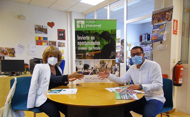 El Ayuntamiento de Alcanadre y la Fundación Pioneros firman un convenio de colaboración