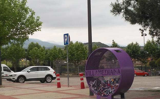 Los tapones, en Villamediana, a los contenedores