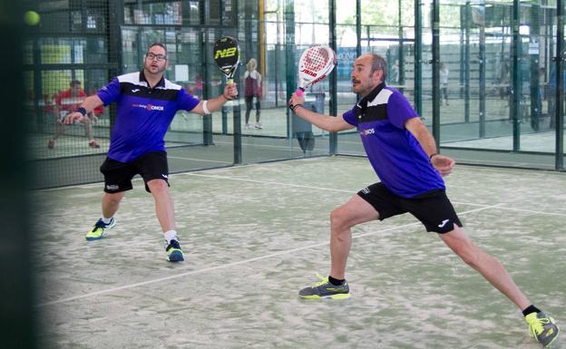 Ya se pueden reservar las pistas de pádel y tenis de Las Norias para jugar en parejas