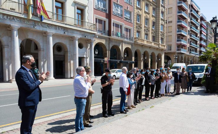 Minuto de silencio en Logroño por las víctimas del COVID-19