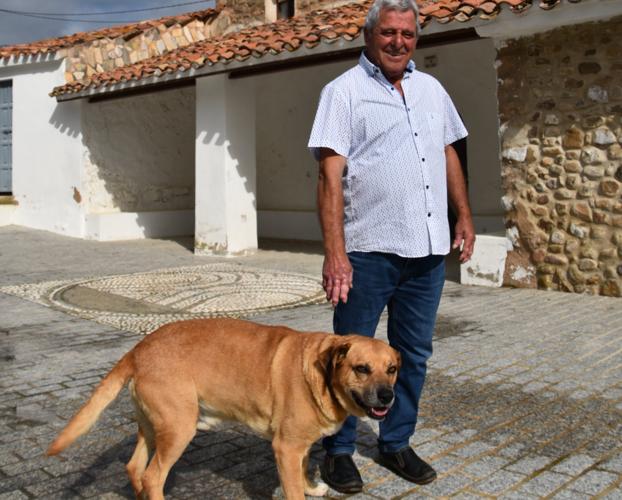 «Varios jóvenes nos empadronamos aquí para recuperar el Ayuntamiento»