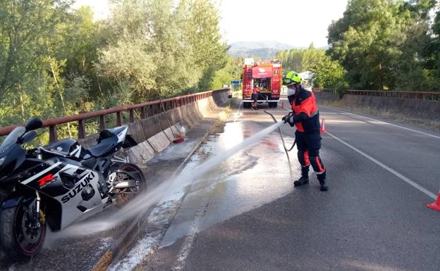 Fallece un motorista por una salida de vía en Anguiano