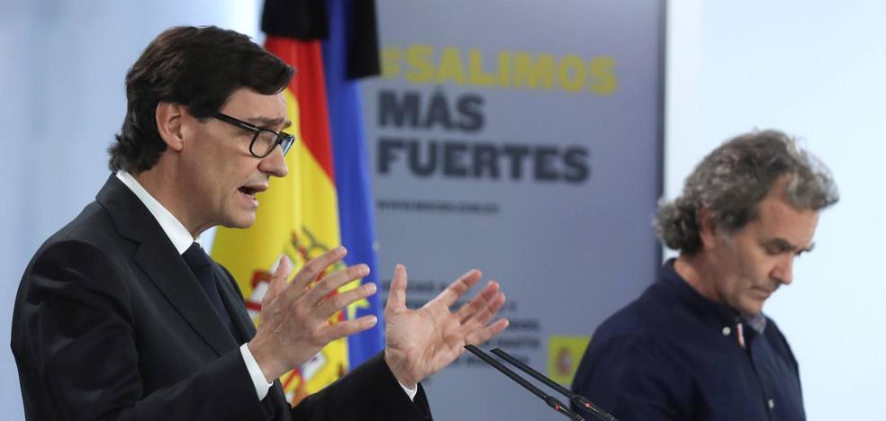 Pedro Sánchez elogia y hace «un homenaje» a Illa y Simón