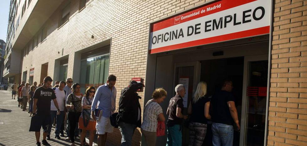 El Banco de España se pone en lo peor: la recuperación tardará más de dos años en llegar