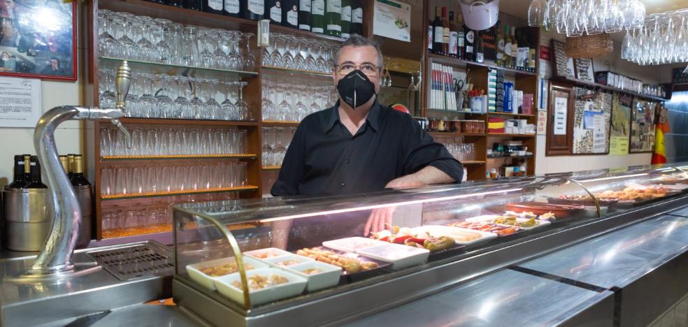 La calle Laurel recobra paso a paso el sonido y sus sabores