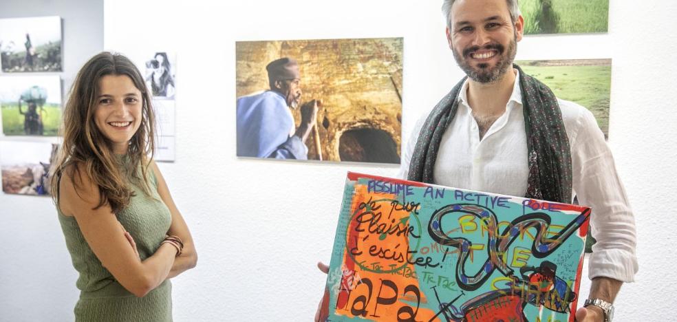 Fotografías con sabor a África y pinturas que invitan a reflexionar en Galería Aguado