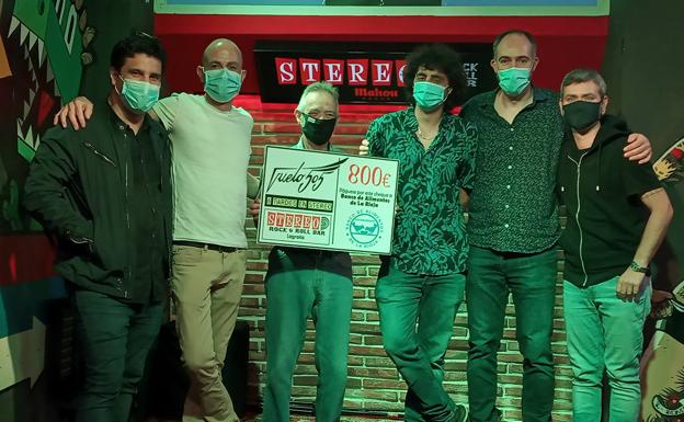 El Banco de Alimentos recibe 800 euros de los conciertos de Vuelo 505 en Logroño