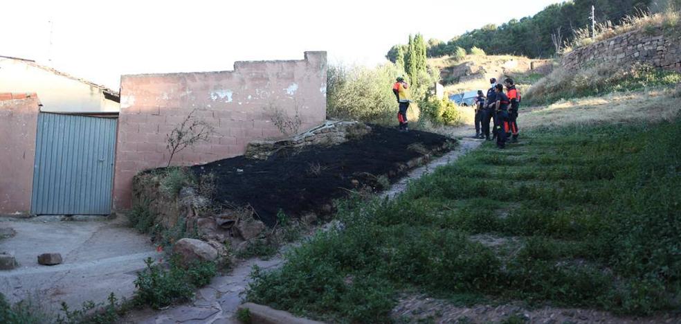 Un incendio de hierbas cerca del monasterio de Santa María la Real desata la alarma en Nájera