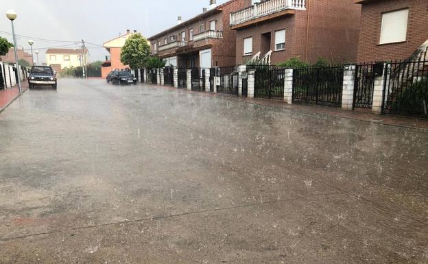 Un martes con tres tormentas: agua y granizo en La Rioja