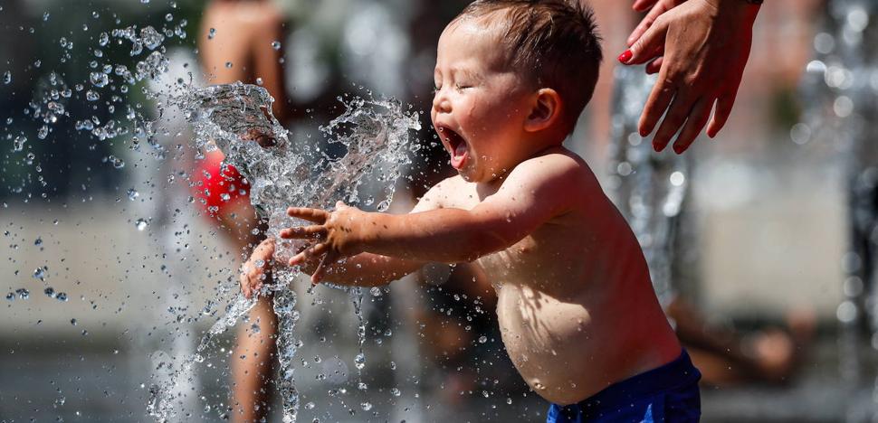 ¿Subes fotos de tus hijos a redes sociales? Sigue estas 9 normas