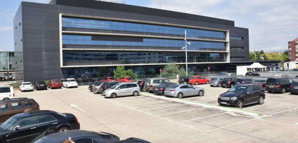 Rioja Salud permite aparcar gratis en el parking del CIBIR hasta subrogar a los trabajadores