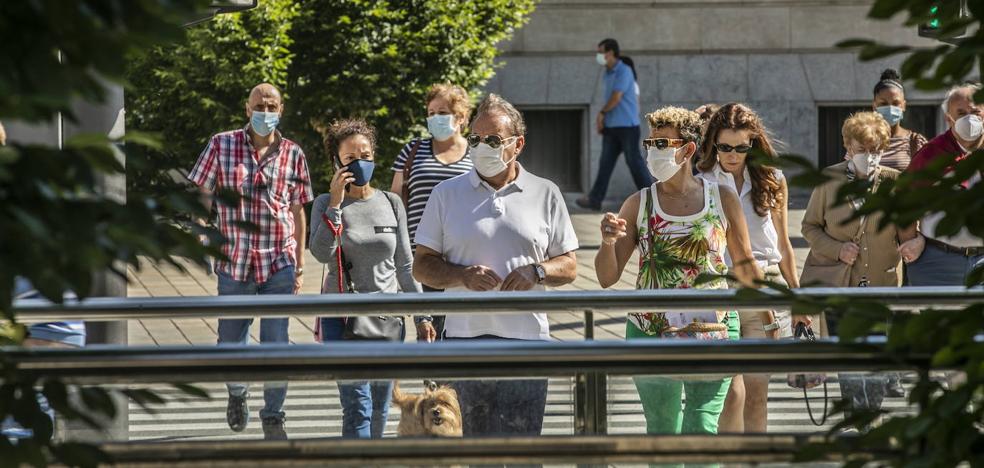 No se líe: solo se librará de la mascarilla en casa y si no tiene invitados a comer