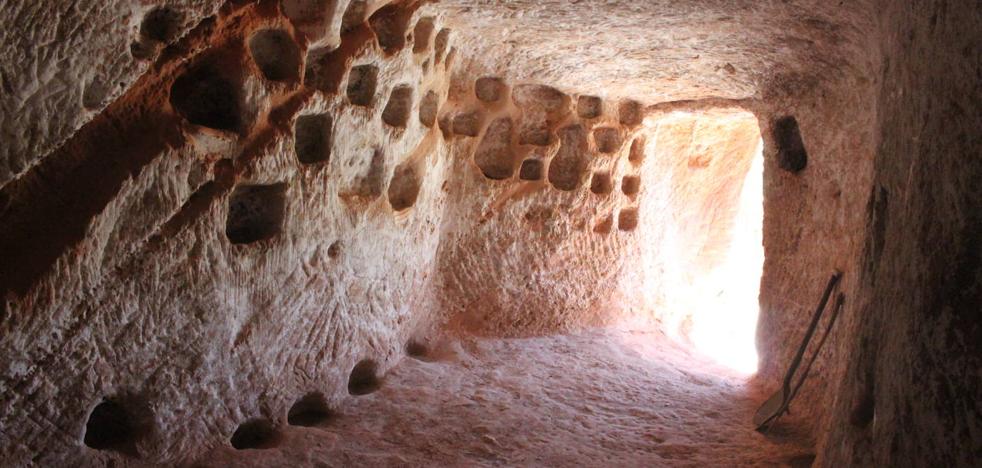 La cueva del Ajedrezado luce vecindad