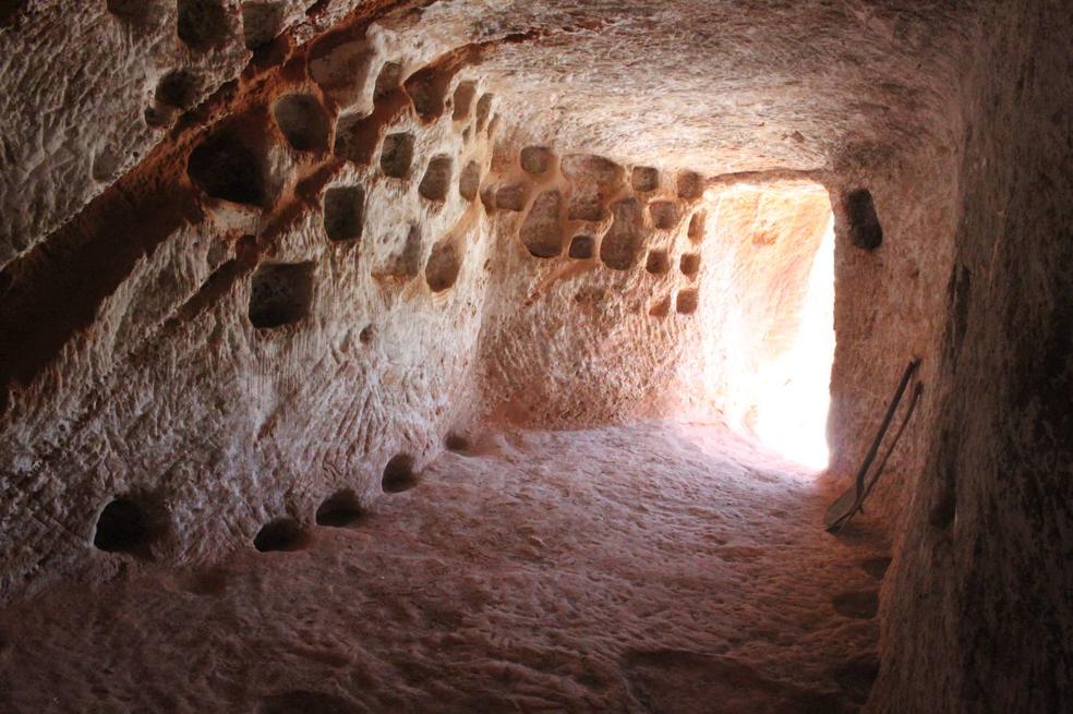 La cueva del Ajedrezado luce vecindad