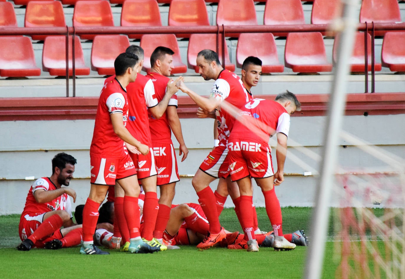 El Varea peleará por subir a Segunda B