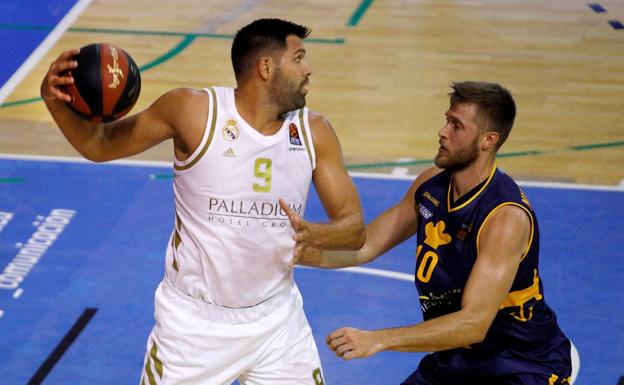 Felipe Reyes seguirá vistiendo de blanco hasta los 41 años