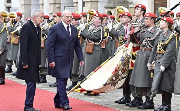 Lukashenko arremete contra Putin a cinco días de las elecciones