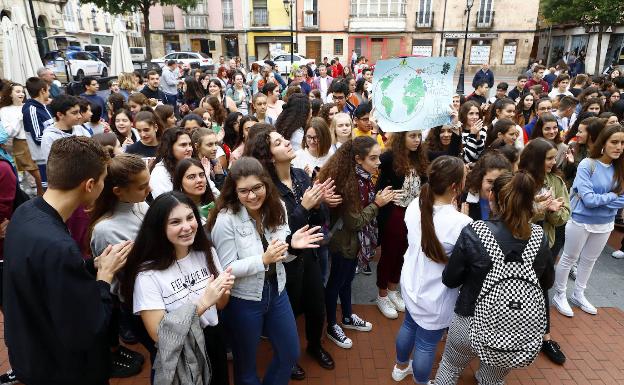 La generación de Greta Thunberg llama a la puerta del Parlamento Europeo