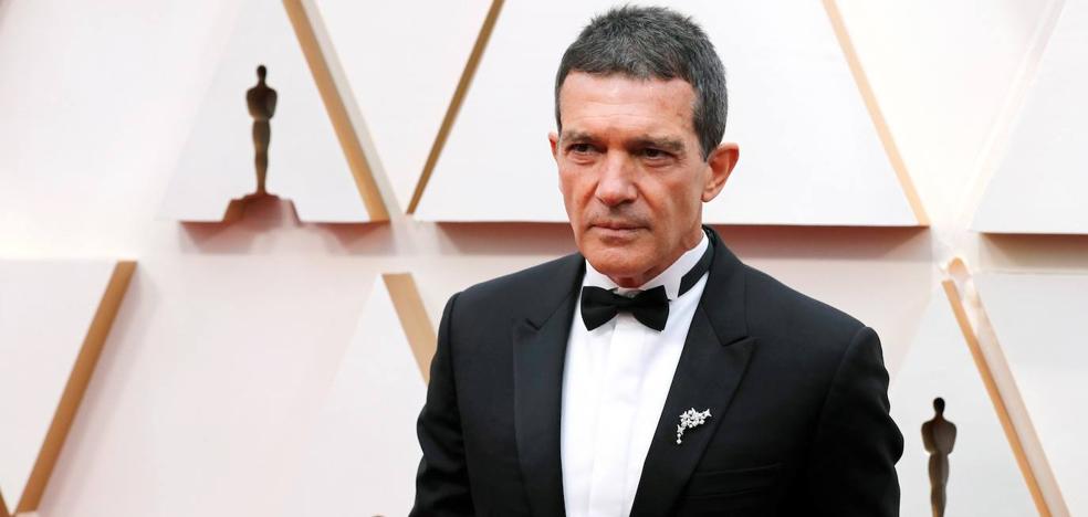 Antonio Banderas celebra su 60 cumpleaños con coronavirus