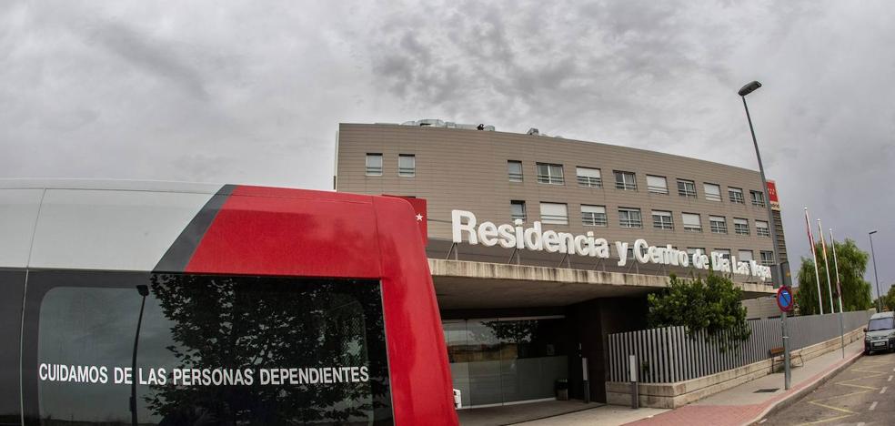 El traslado de ancianos entre residencias extiende un brote en Madrid