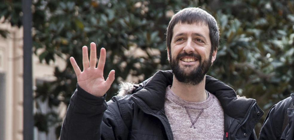 El juez que investiga la 'caja B' de Podemos imputa a tres cargos del partido