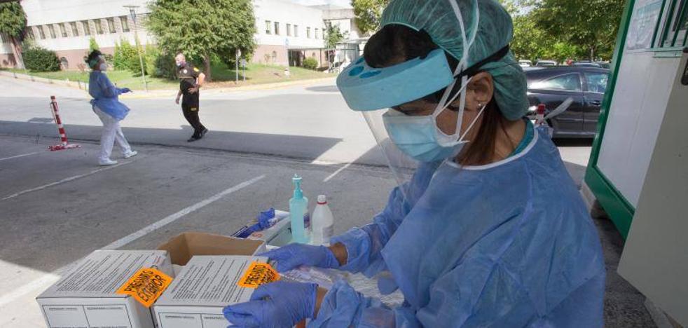 La pandemia vuelve a cebarse con el personal sanitario