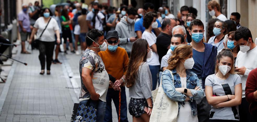 Sanidad registra más de 23.500 nuevos casos de coronavirus desde el viernes