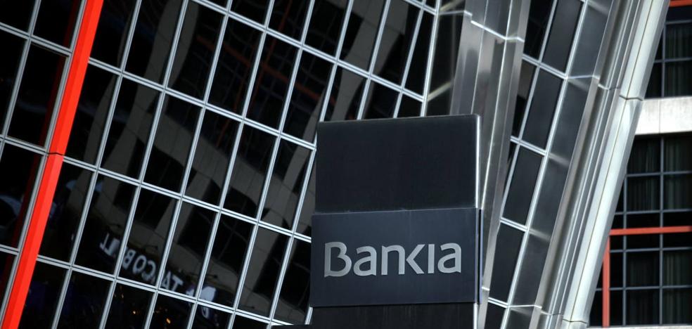 El Gobierno halla en la integración con CaixaBank la solución para Bankia