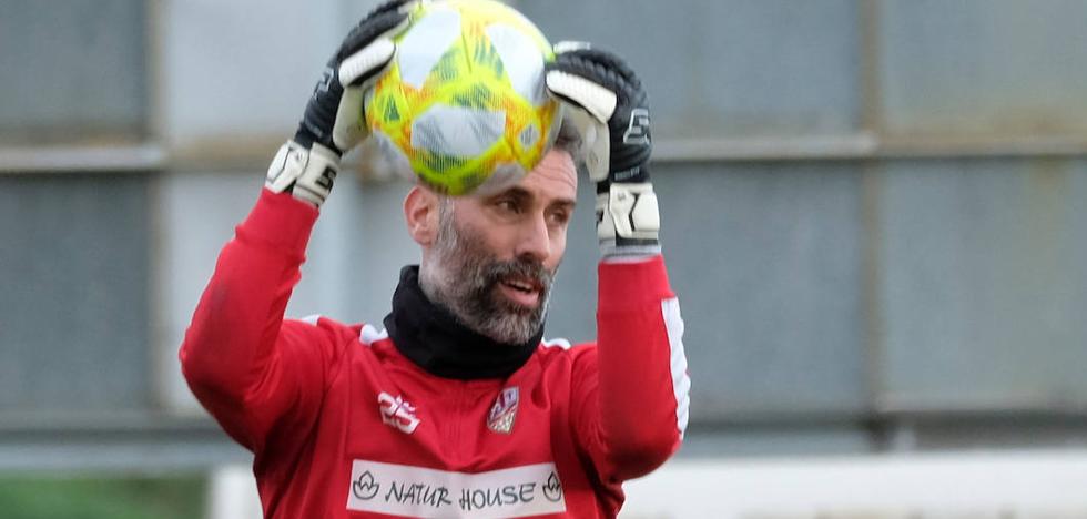 Miguel Martínez se enrola por dos cursos en el Ejea de Segunda B