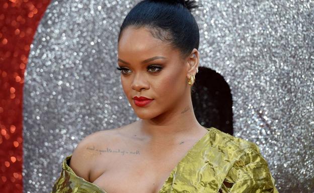 Rihanna se destroza la cara en un accidente de moto