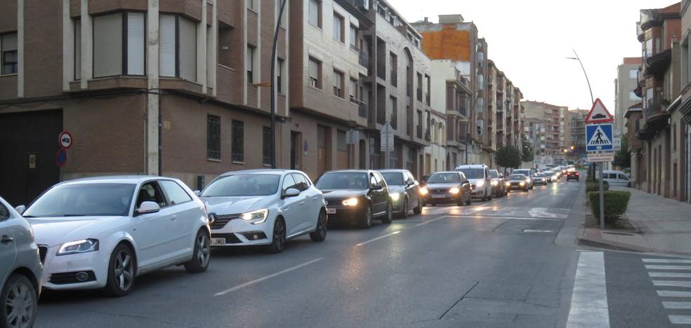 Colas kilométricas obligan a levantar a primera hora los controles en Alfaro