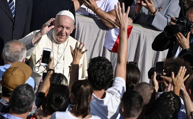 El Papa critica a quien quiere sacar ventajas de la vacuna de la covid-19