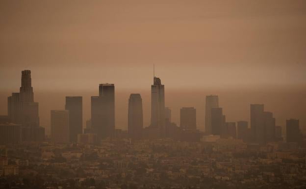 Al menos 15 muertos y medio millón de desplazados por incendios en EE UU