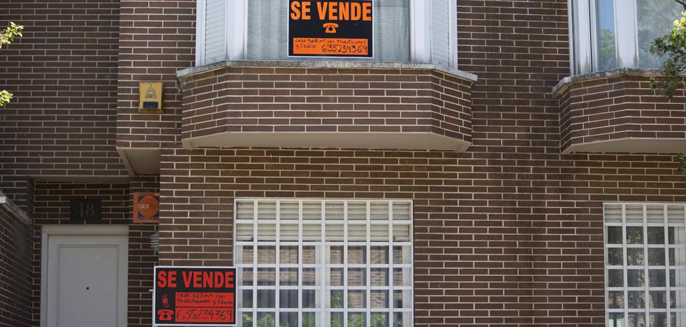 Las compraventas de pisos se recuperaron un 20% mensual en julio