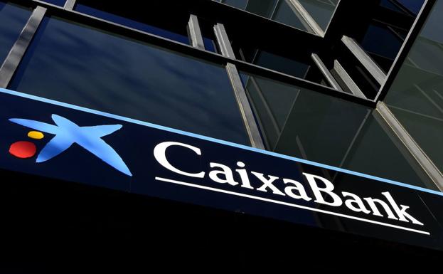 CaixaBank y Bankia dan luz verde al primer banco de España