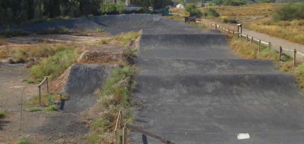 Alfaro acomete la mejora de la pista y de los obstáculos del circuito de BMX