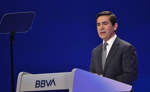 BBVA explorará fusiones y anticipa dividendos para 2021